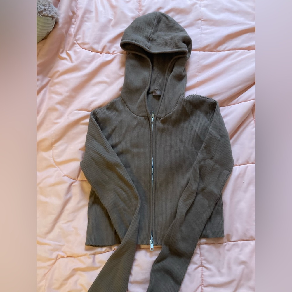 Arden crop hoodie brandy melville knit sweater in brown 🤎 xs/s